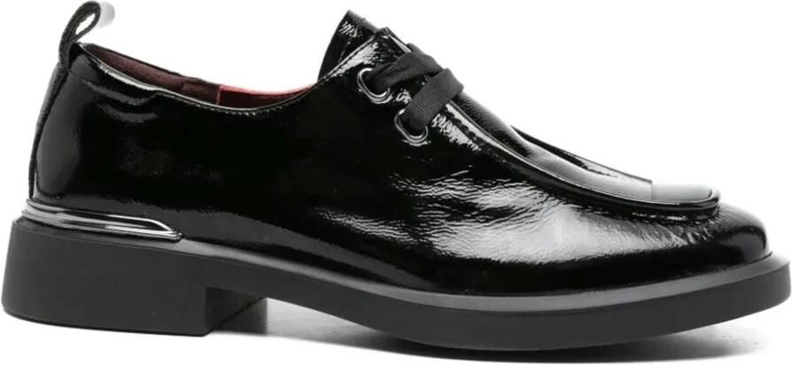 Linda Baumann Laced Flat
