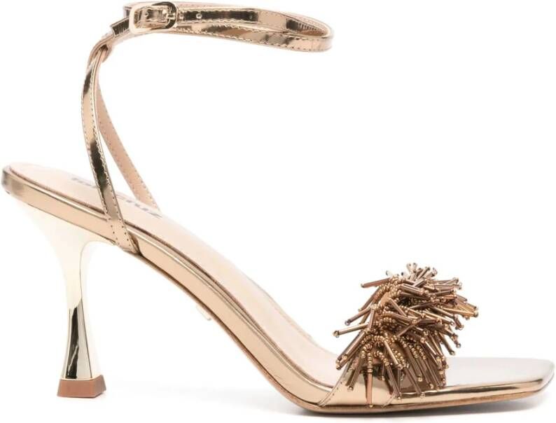 Lola Cruz Gouden Valentina Sandalen met Kwastdetail