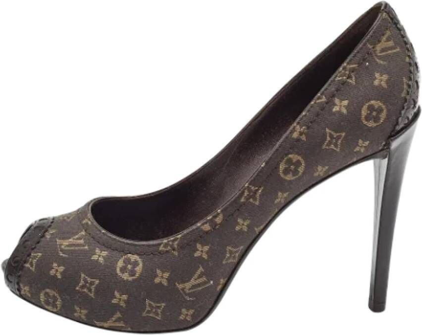 Louis Vuitton Vintage Pre-owned Canvas heels Brown Dames