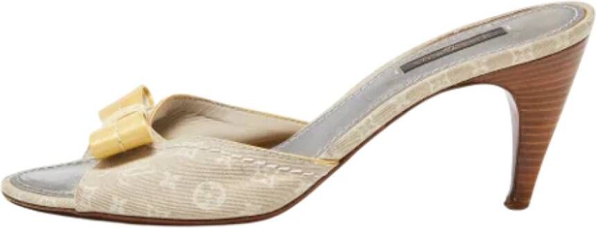 Louis Vuitton Vintage Pre-owned Canvas sandals Gray Dames