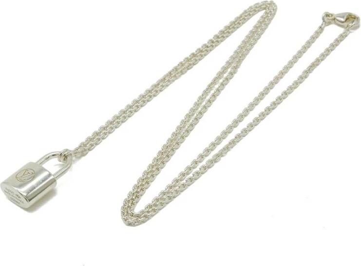 Louis Vuitton Vintage Tweedehands Delicate Slot Hanger Ketting Modieuze Sieraden met Veilige Sluiting