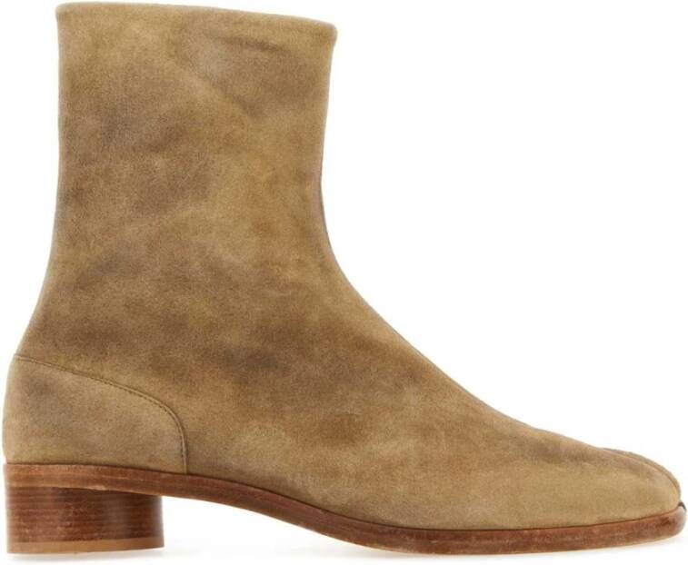 Maison Margiela Beige Suede Enkellaarzen met Split Teen Brown Heren