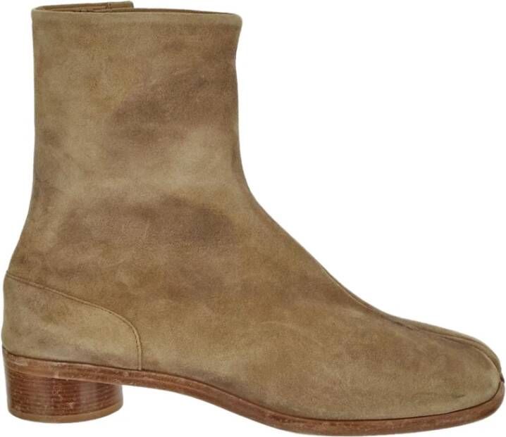 Maison Margiela Beige Suede Enkellaarzen met Split Teen Brown Heren