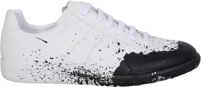 Maison Margiela These arent your ordinary sneakers. Boasting a paint splatter design theyre meant for the ones who enjoy thinking outside of the box Wit Heren