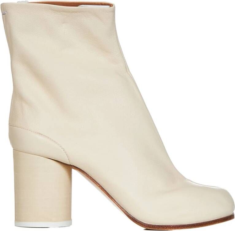 Maison Margiela Enkellaarzen met hak en 'Tabi' uitsnede Beige Dames - Foto 1