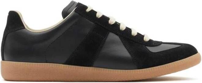 Maison Margiela Zwarte leren sneaker met contrasterende veters