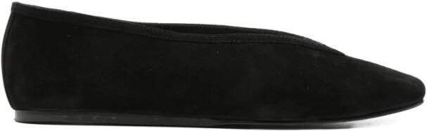 Manebí Pointed Toe Flat