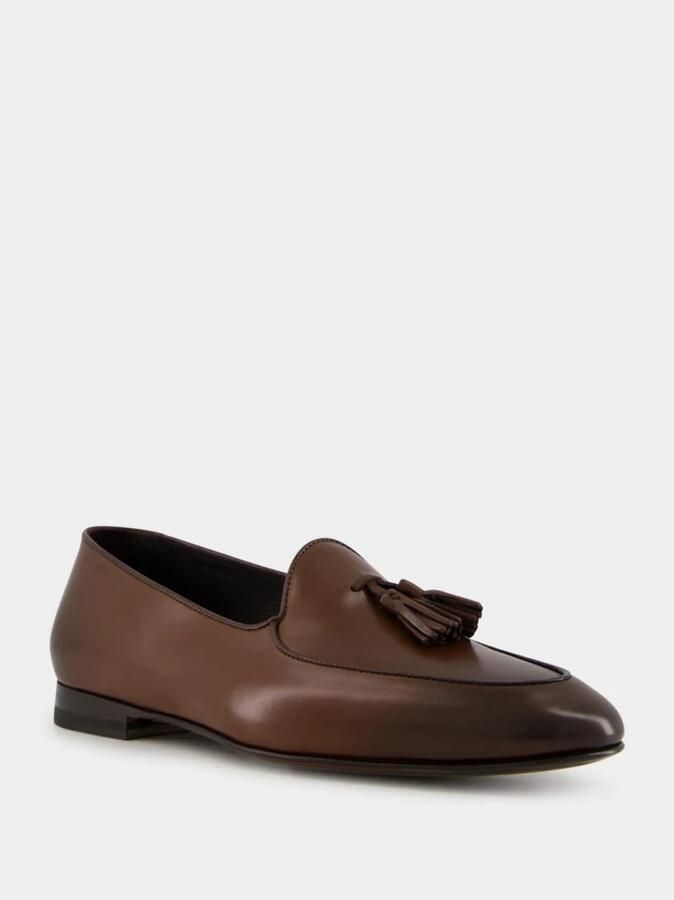 olo Blahnik Bruine Kalfsleren Loafers met Kwastdetail