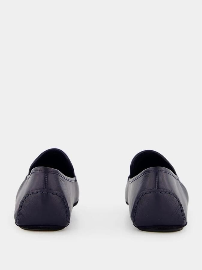 olo Blahnik Marineblauwe Leren Loafers Minimalistisch Ontwerp