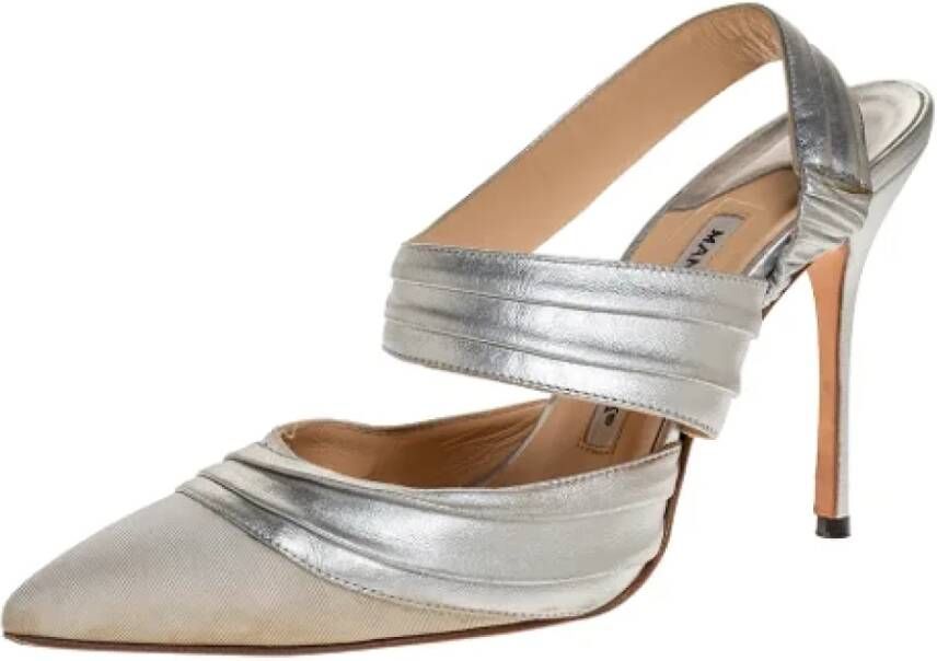 Manolo Blahnik Pre-owned Leather heels Gray Dames