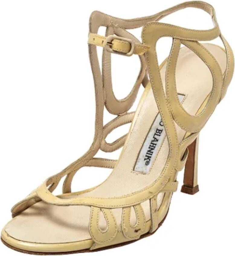 Manolo Blahnik Pre-owned Leather sandals Yellow Dames