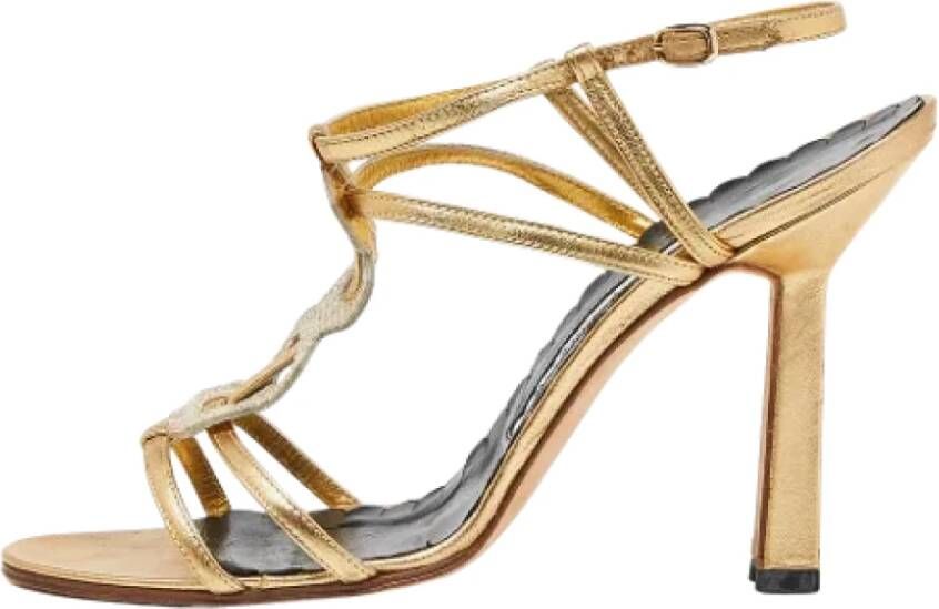 Manolo Blahnik Pre-owned Leather sandals Yellow Dames