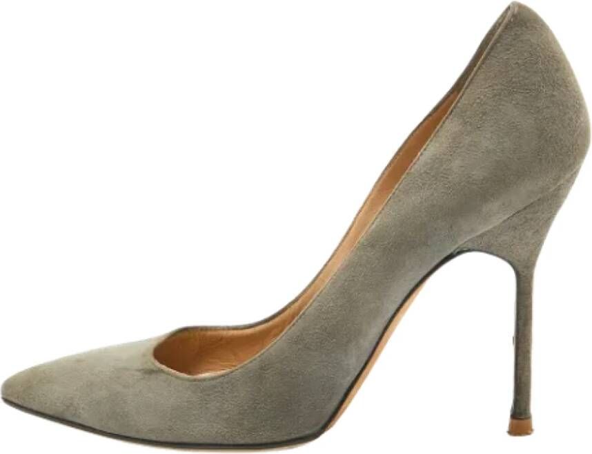 Manolo Blahnik Pre-owned Suede heels Gray Dames