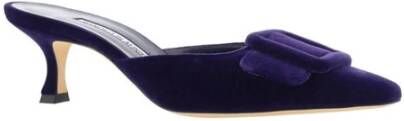 Manolo Blahnik Velvet Almond Toe Pumps met gesp Blue Dames