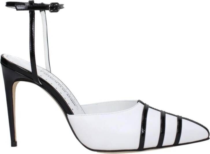 olo Blahnik Witte leren puntige neus sandalen met gesp