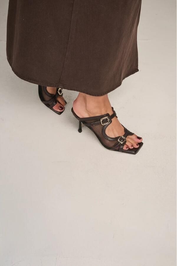 March23 Cela Sandal