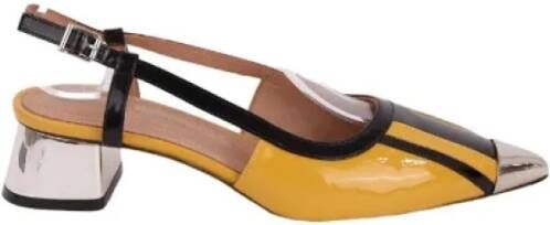 Marni Pre-owned Leather heels Yellow Dames