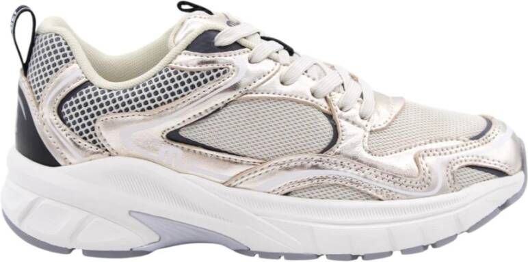 Maruti Syros Sneaker