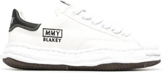 Mihara Yasuhiro Lage Top Sneakers in Blakey Stijl