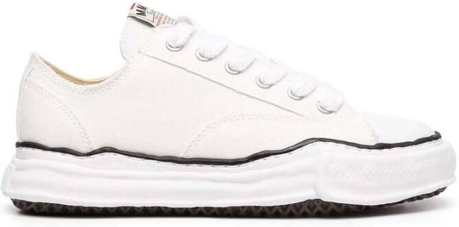Mihara Yasuhiro Witte canvas sneakers met rubberen neus