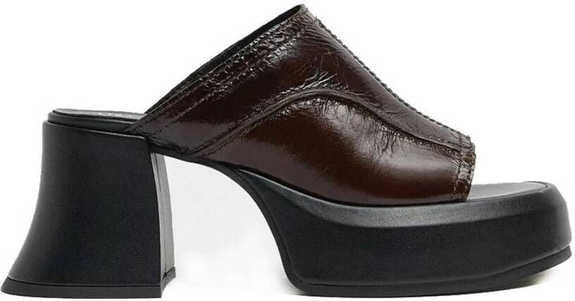 Miista Bruine leren sandalen met open neus