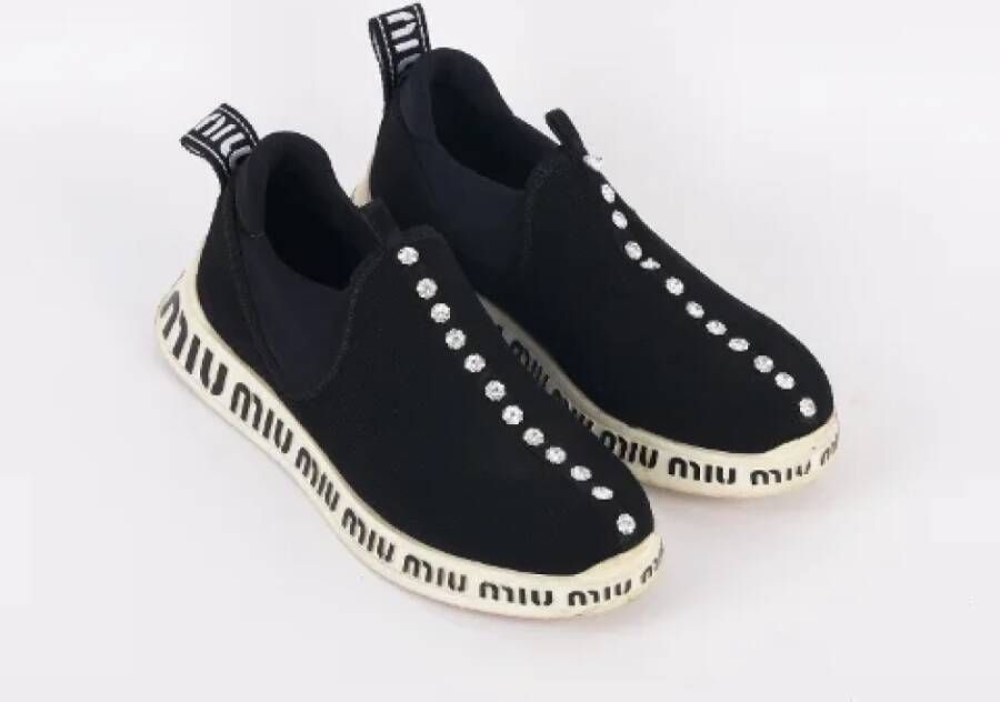 Miu Pre-owned Canvas sneakers Black Dames