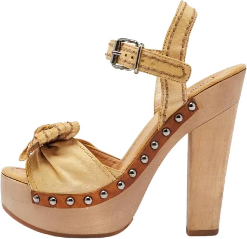 Miu Pre-owned Leather sandals Beige Dames
