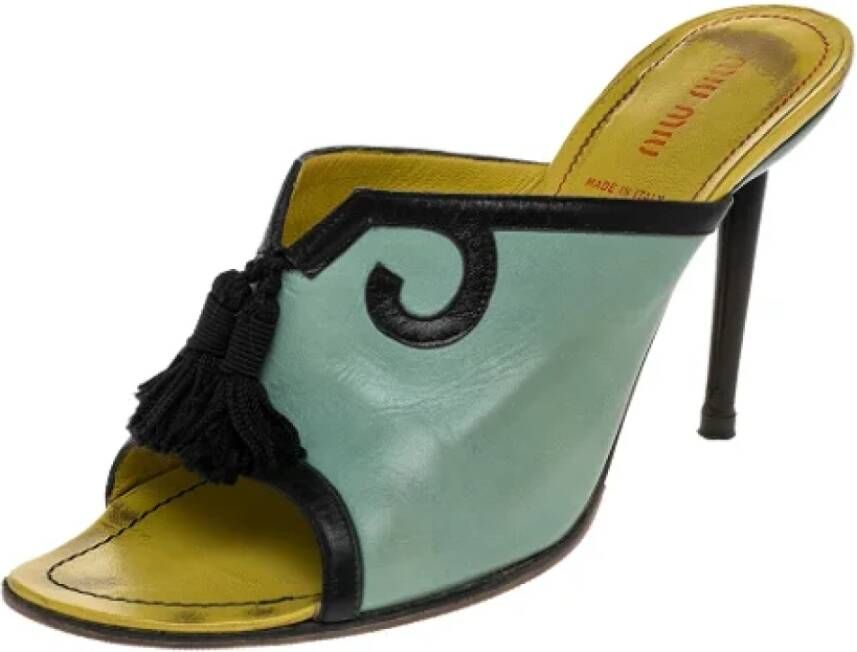 Miu Pre-owned Leather sandals Green Dames