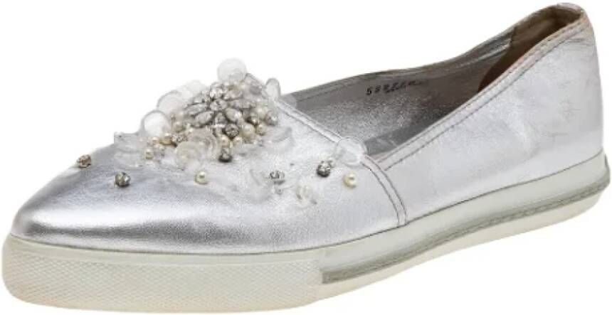 Miu Pre-owned Leather sneakers Gray Dames