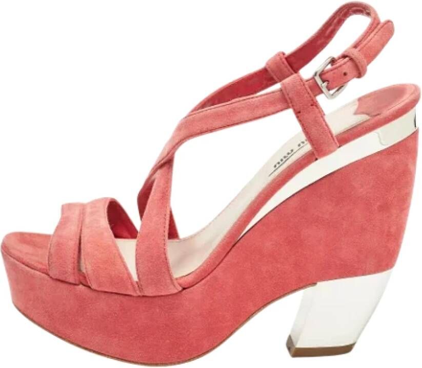 Miu Pre-owned Suede sandals Pink Dames