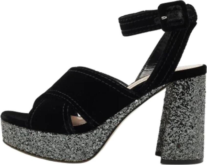 Miu Pre-owned Velvet sandals Black Dames