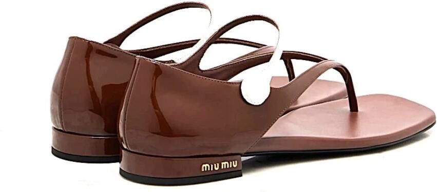 Miu Patentleren Teenslippers met Metalen Logo