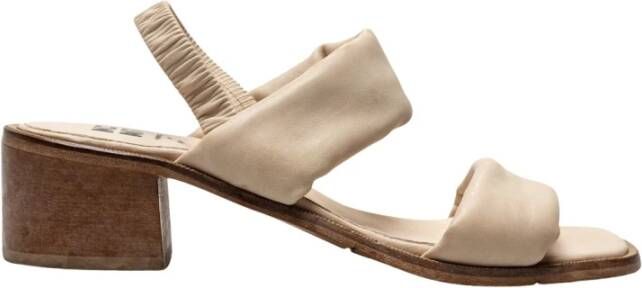 Moma Verhoog je stijl met hoge hak sandalen Beige Dames