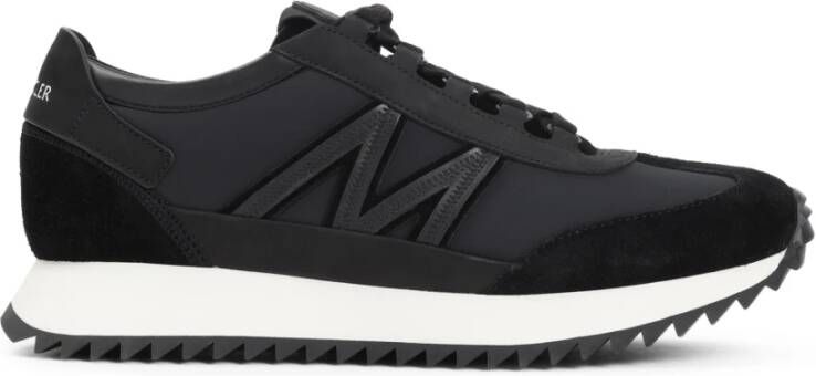 Moncler Zwarte Sneakers met Logo Patch