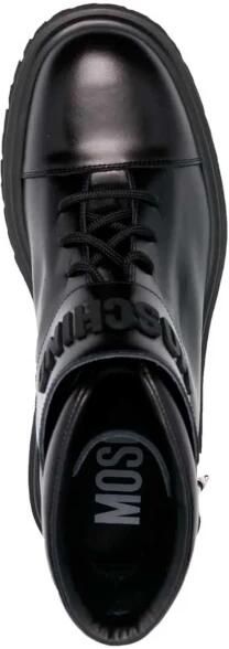 Moschino Leren veterschoenen met reliëflogo Black Heren
