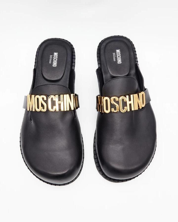 Moschino Zwarte Mules Schoenen met Zwarte Lettering