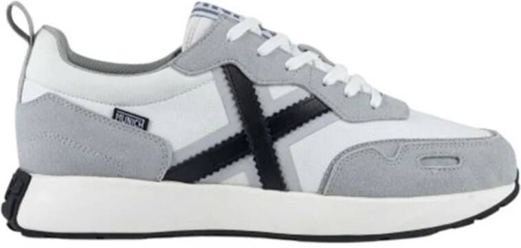 Munich Witte sportieve textielen sneakers met rubberen zool
