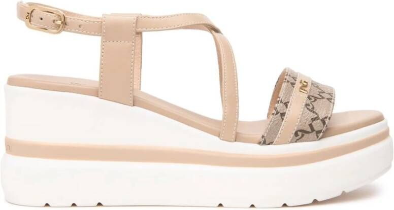 Nerogiardini Beige Sandalen met Verstelbare Hielband
