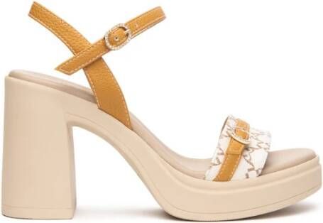 Nerogiardini Beige Mosterd Plateau Leren Sandalen