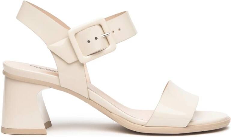 Nerogiardini Stijlvolle Sandalen met Gesp Detail