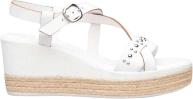 Nerogiardini Trendy kruisband leren sandalen White Dames