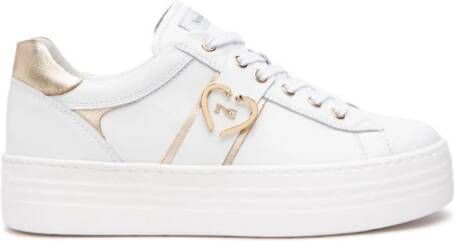 Nerogiardini Witte leren sneakers met gouden inzetstukken