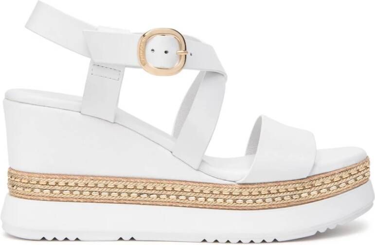Nerogiardini Witte sandalen met sleehak