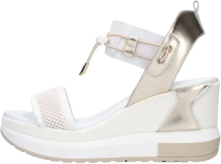 Nerogiardini Witte Sandalen voor Trendy Zomerlook White Dames