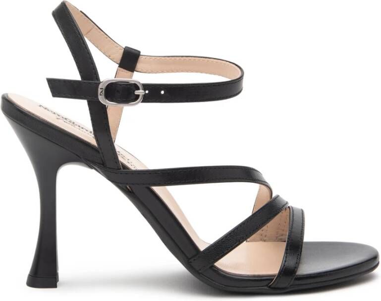 Nerogiardini Zwarte Sandalen met Pandora Detail