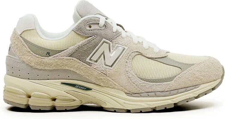 New Balance 2002R Schoenen Beige Maat: 41.5 Synthetisch Textil Foot Locker