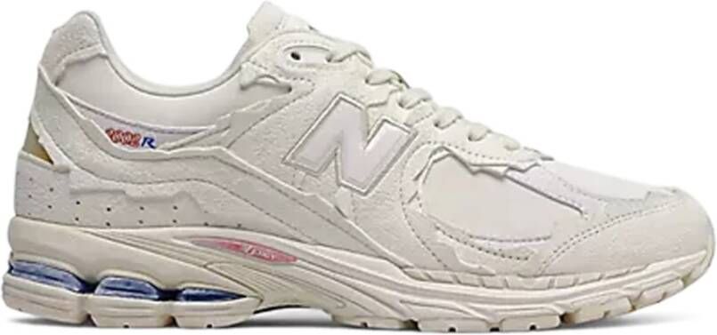 New Balance Beige Sneakers voor een stijlvolle look