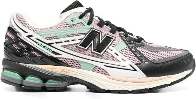 New Balance Chunky Sole Pink Sneakers