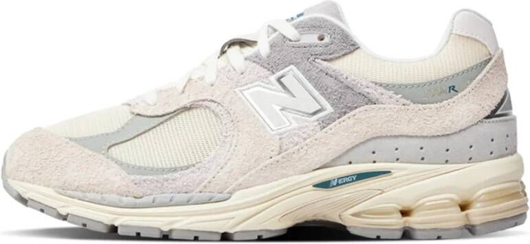 New Balance 2002R Schoenen Beige Maat: 46.5 Synthetisch Textil Foot Locker