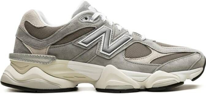 New Balance Grijze Suède Panel Sneakers